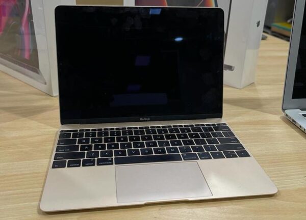 Macbook 12” Retina 2015 m5 8gb Ram 256GB ssd